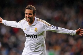 田径赛场焦点！意大利队对阵美国队，超级对决，球迷热情点燃赛场-乐动体育APP下载